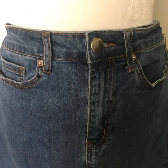 Forever 21 Women's Frayed Denim Mini-skirt - Picture 5 of 8